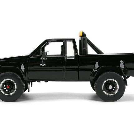 Back to the Future — Marty’s 1985 Toyota SR5 + Skateboard, 1:24 Jada — view 3