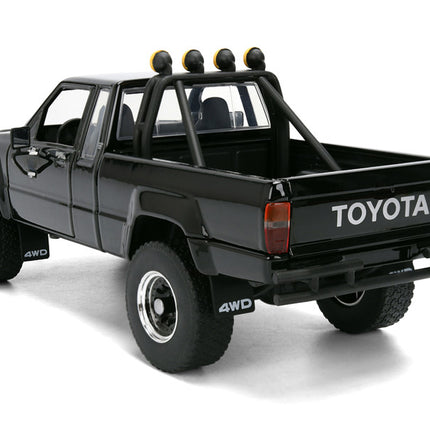 Back to the Future — Marty’s 1985 Toyota SR5 + Skateboard, 1:24 Jada — view 5