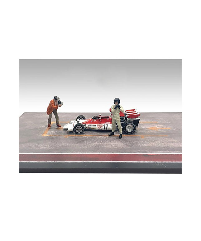 "Race Day" Two Diecast Figures Set 2 for 1/43 Scale Models by American Diorama